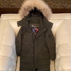 Moose Knuckles Kids Puffer Coat in Olive with Fur Trim